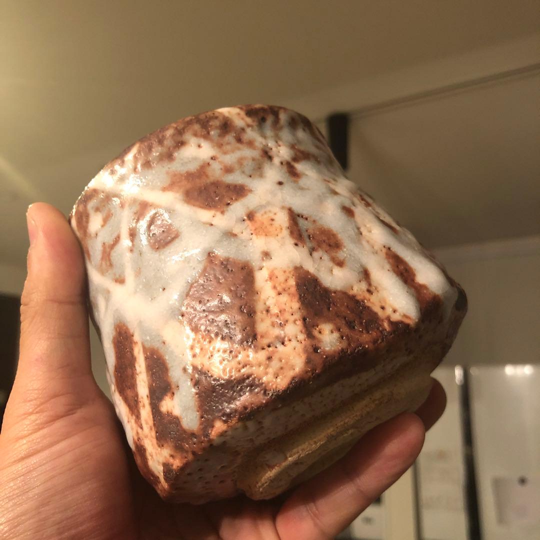 究極の美◼️蔵から釉薬と紋様が凄まじい凄い雰囲気のある抹茶茶碗が出て来た