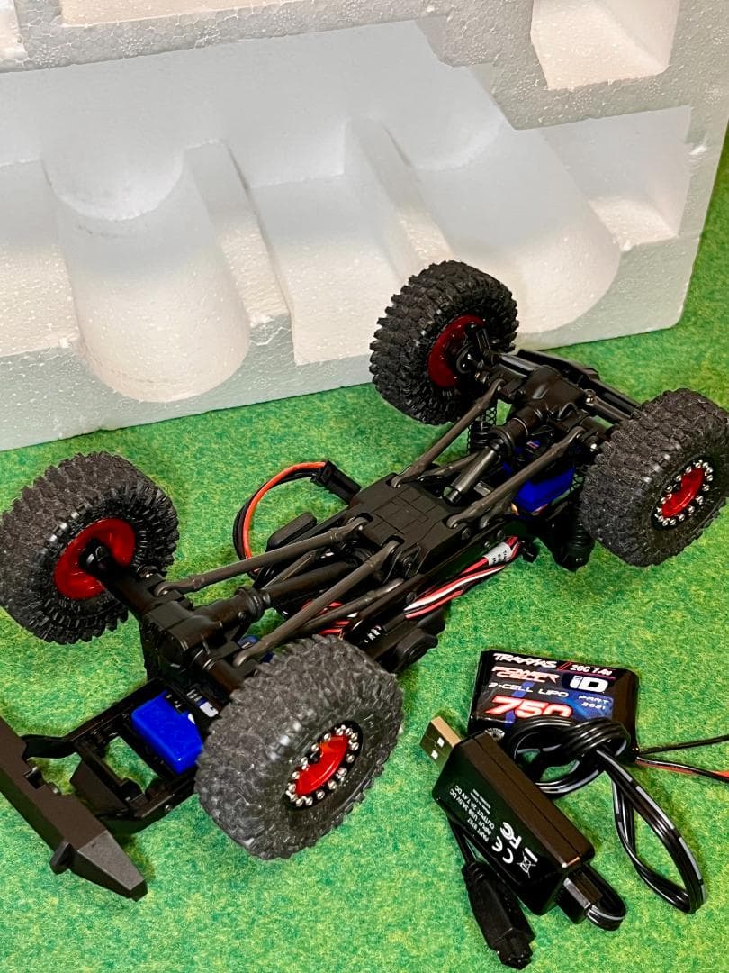 【トラクサス　TRX4M 1/18 ディフェンダー 中古品】◆匿名・翌日配送！