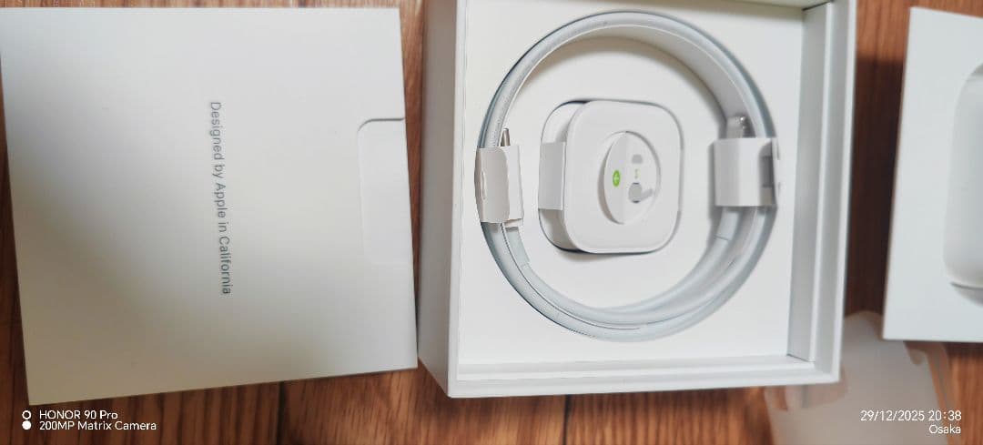 AirPods Pro 本体 充電ケース付き問題なく動作します。