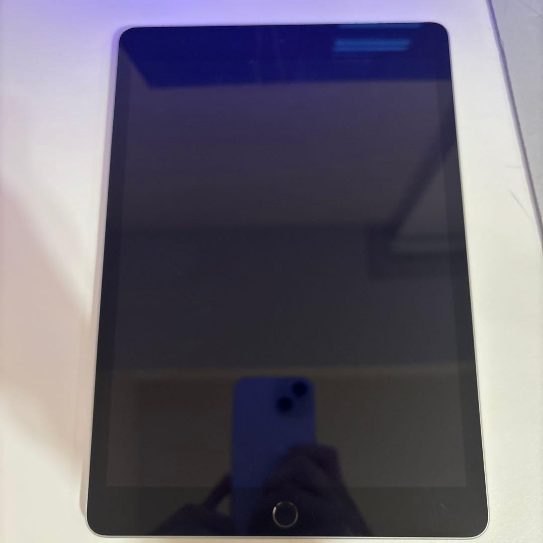 Apple iPadシルバー（第9世代）　64GB