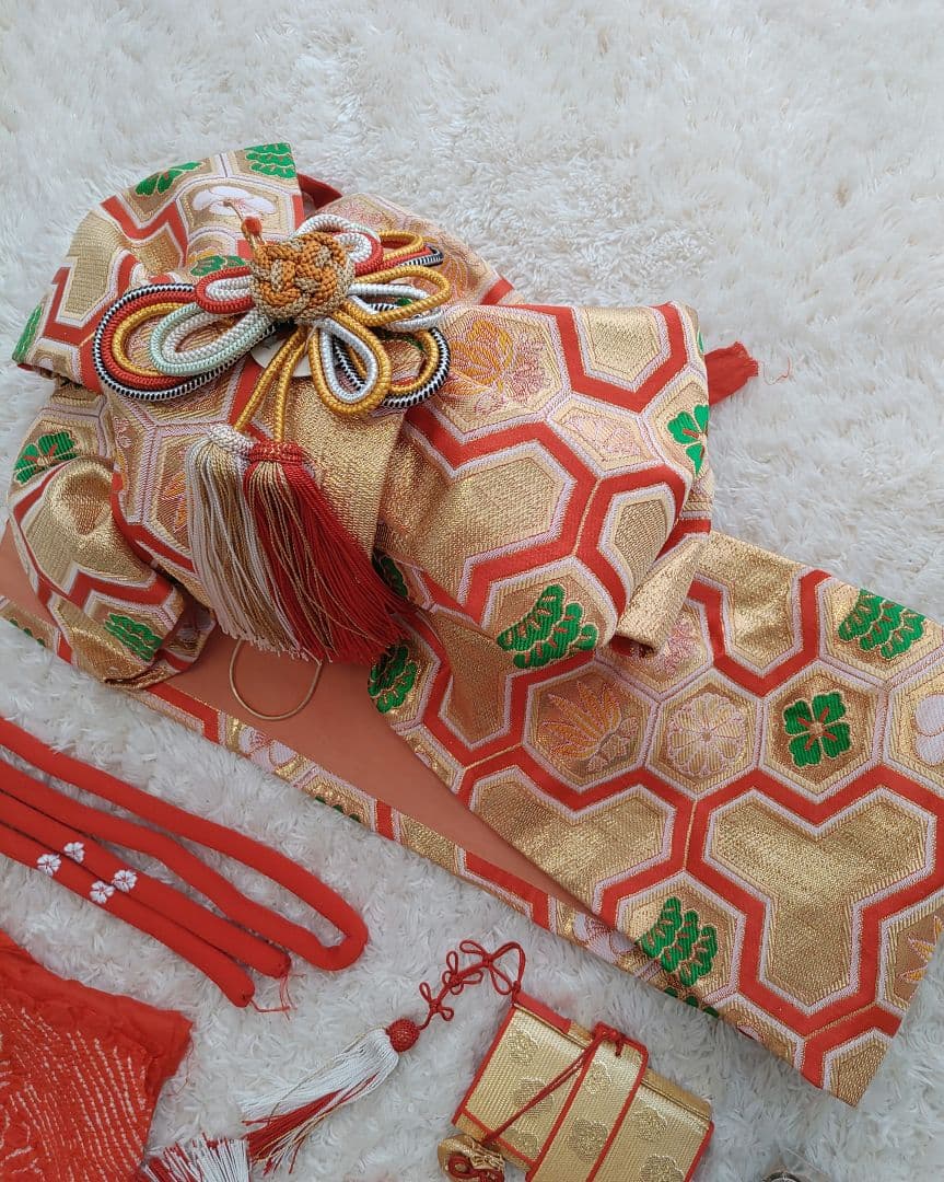 ★ssshiopi★　七五三 着物　7歳　赤　黒　絞り柄　作り帯　ゴールド