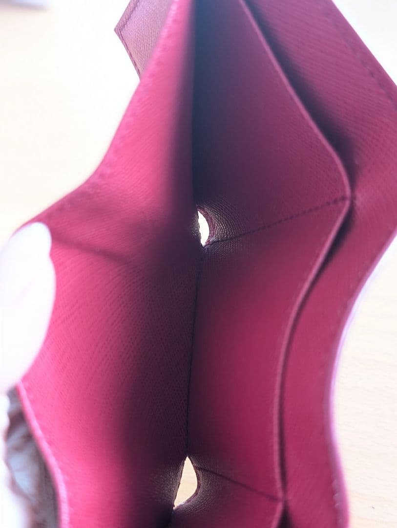 PRADA レッド 三つ折り財布