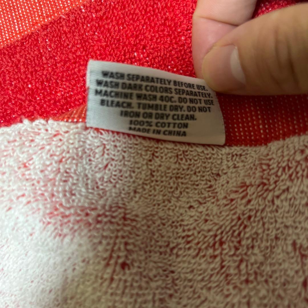 Supreme　シュプリーム　 ビーチタオル　赤