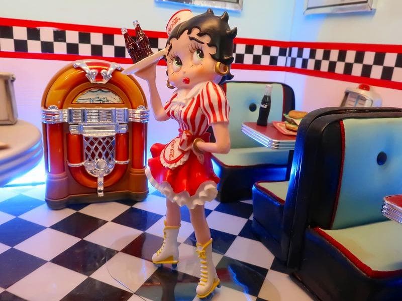 コカコーラ ベティちゃん Betty Boop ダイナーウェートレス フィギュア