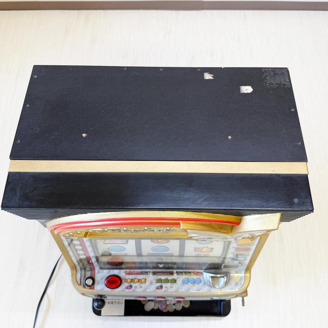 引取限定品 5号機 PLAYBOY スロットマシン