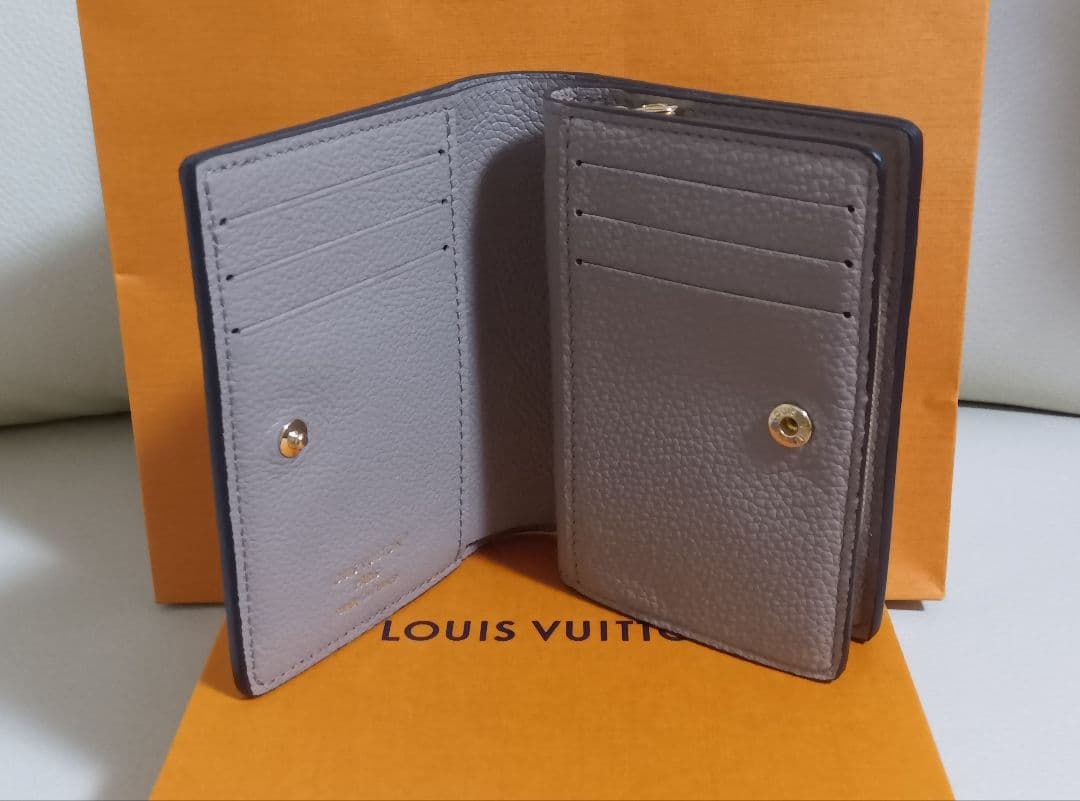 極美品✨LOUIS VUITTON ポルト フォイユ クレア 二つ折り財布