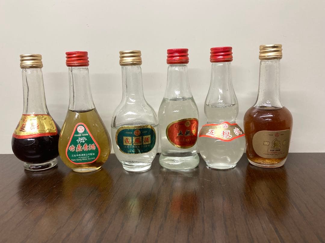 16本ミニボトル 中国酒 白酒 五粮液 高粱酒 三蛇酒 人参酒 鹿茸酒 竹葉青酒