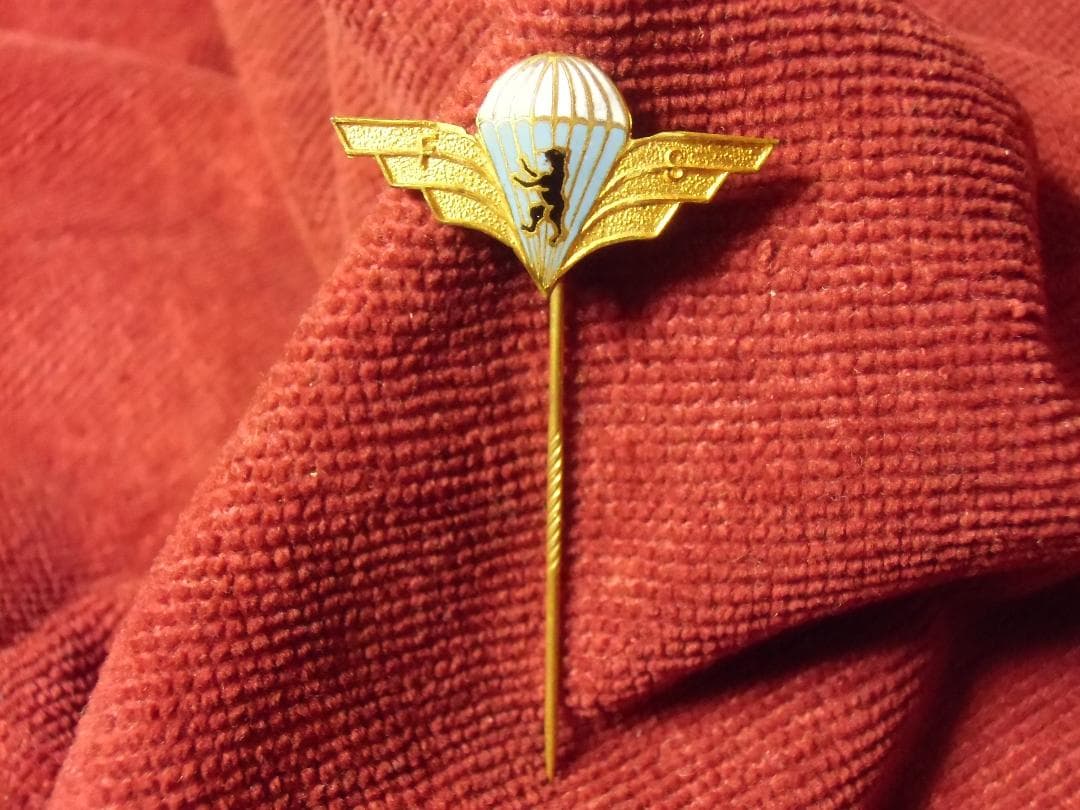 ＢＷドイツ軍/連邦軍＊ベルリン＊コーンケ空挺スポーツメンバーピン（実物）