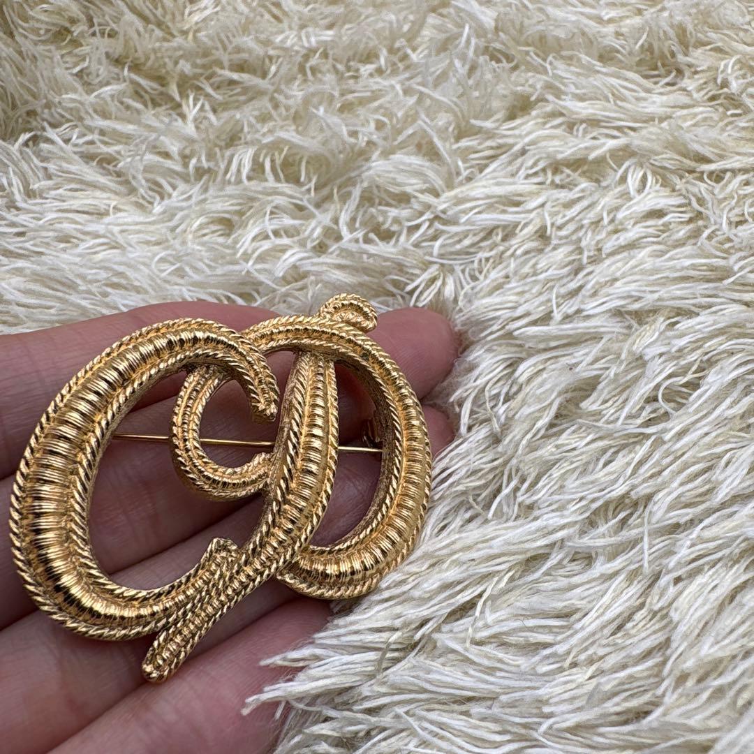 クリスチャンディオール　CDロゴ　ブローチ