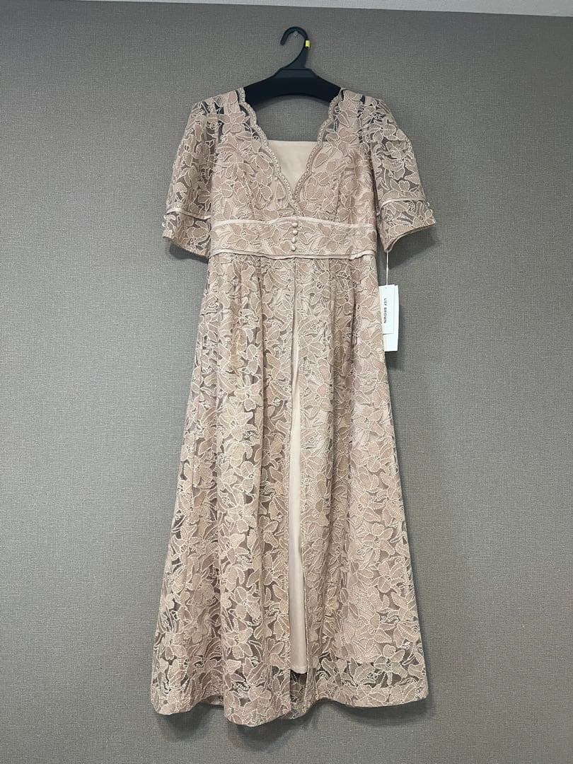 リリーブラウン　新品未使用　レースデザイン ベージュドレス