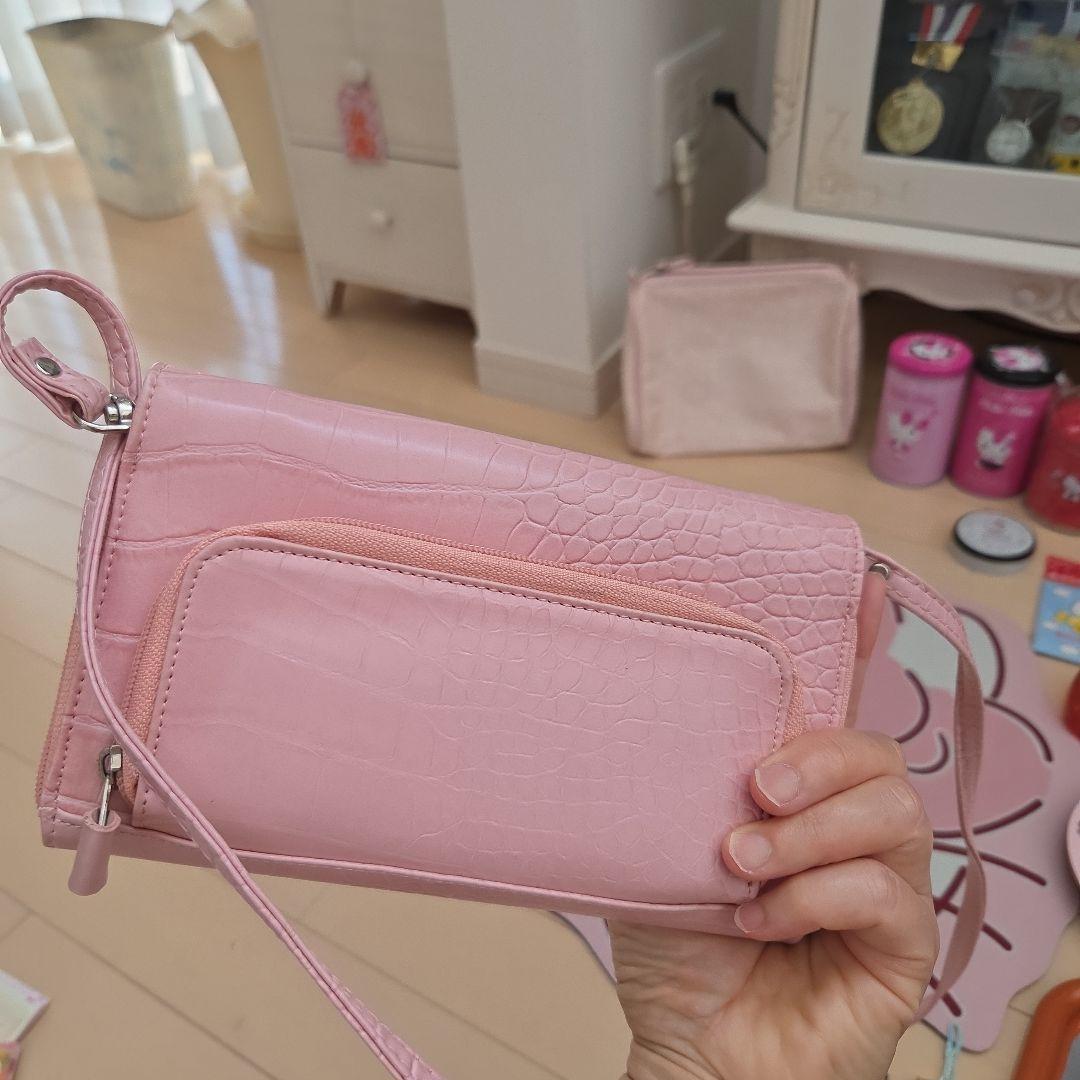 サンリオ　キティ 　昭和レトロ　ご当地　お財布ショルダー　マット　海外人気品