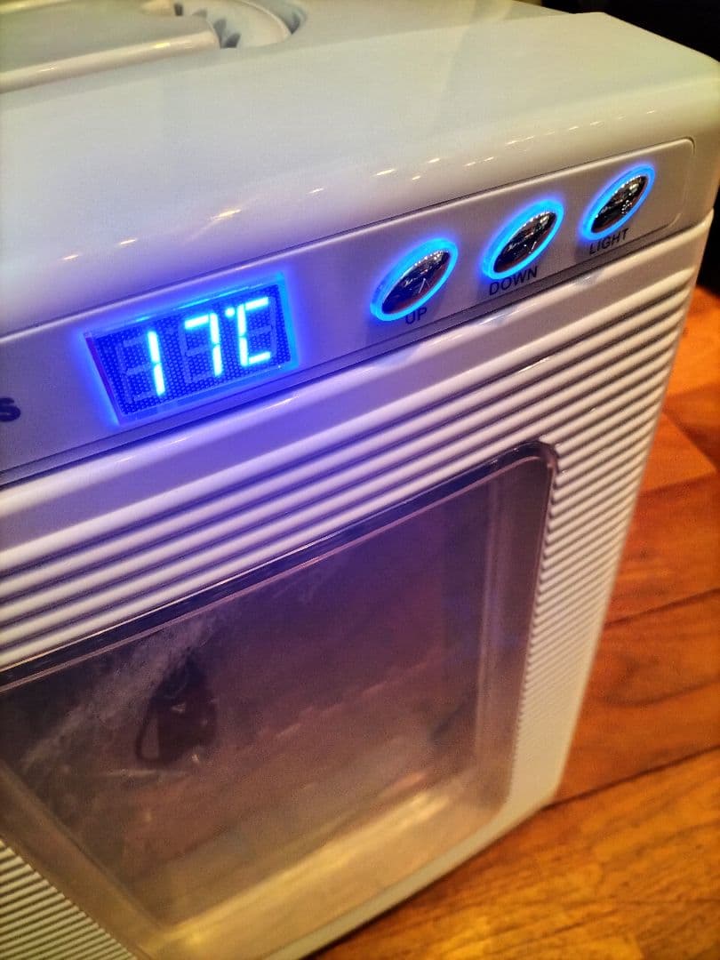 VERSOS 冷温庫 25L ペルチャ方式 VS-470