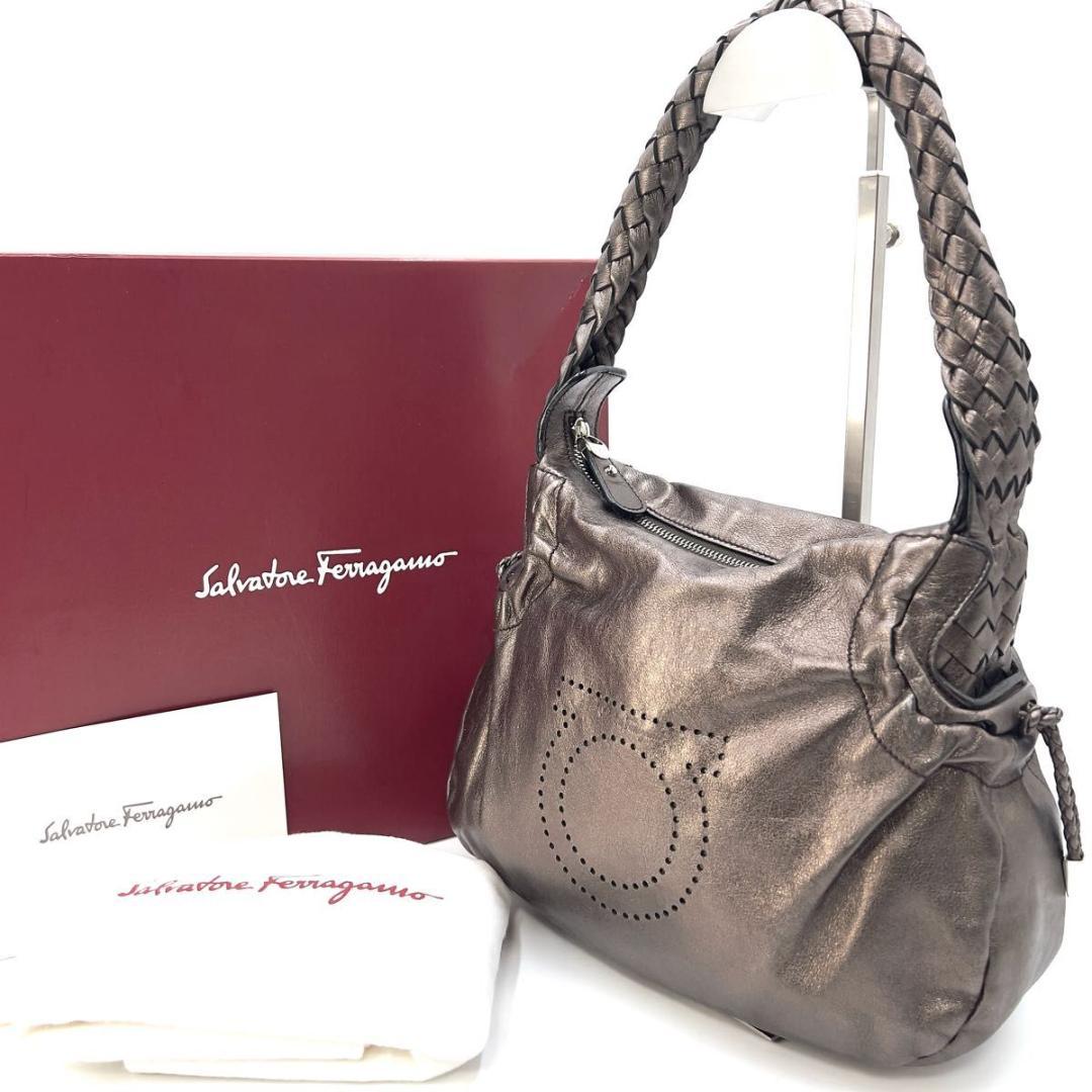 Salvatore Ferragamo ワンショルダーバッグ メタリックレザー