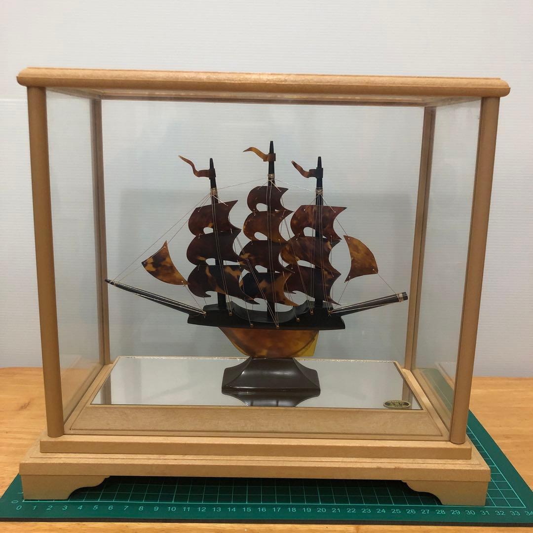 本ベッコウ帆船・ガラスケース入り