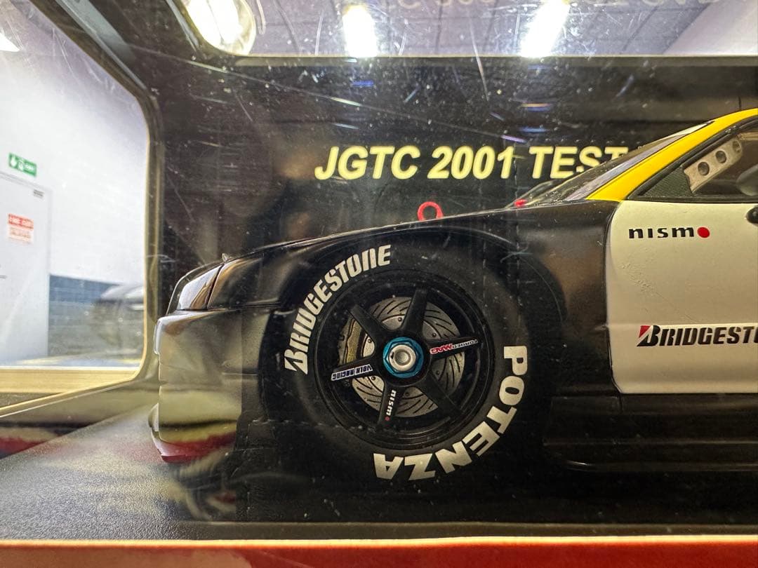 ミニカー AUTOart 1/18 GT-R R34 2001 JGTC 2001