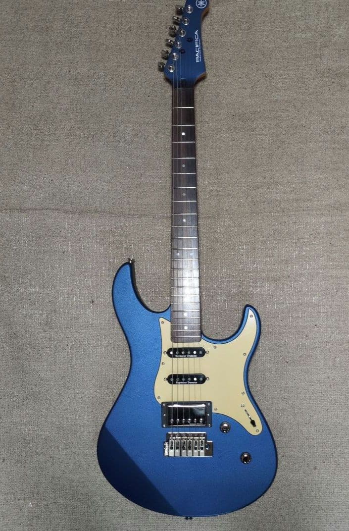YAMAHA PACIFICA612VIIX ソフトケース付き