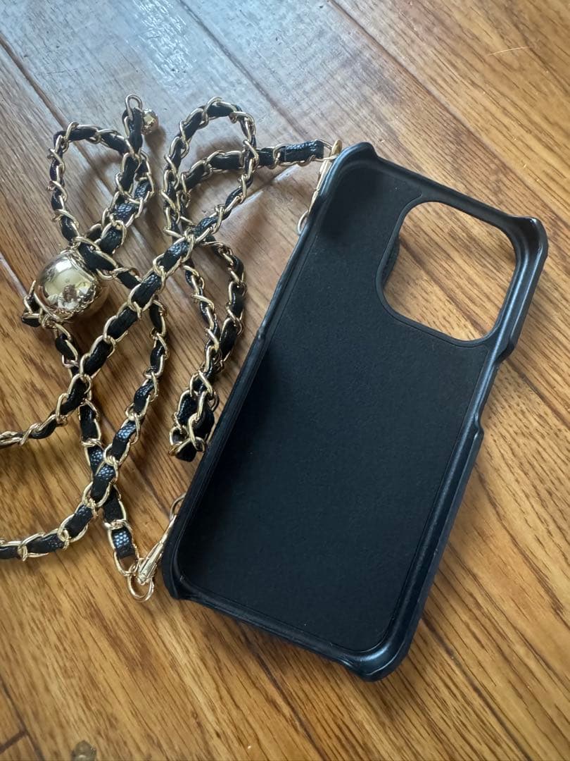 【CHANEL ノベルティ新品】キルティングiPhone15PRO ケース