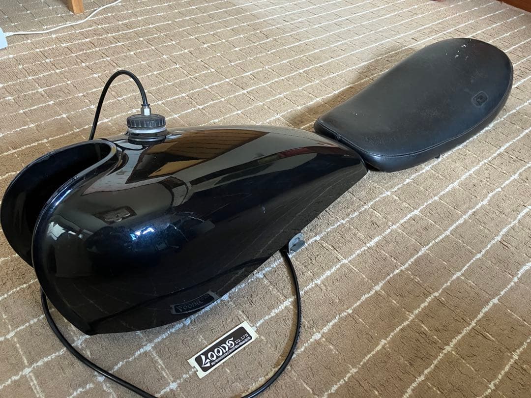 sr400 タンク　GOODS FRPタンク　ステッカー