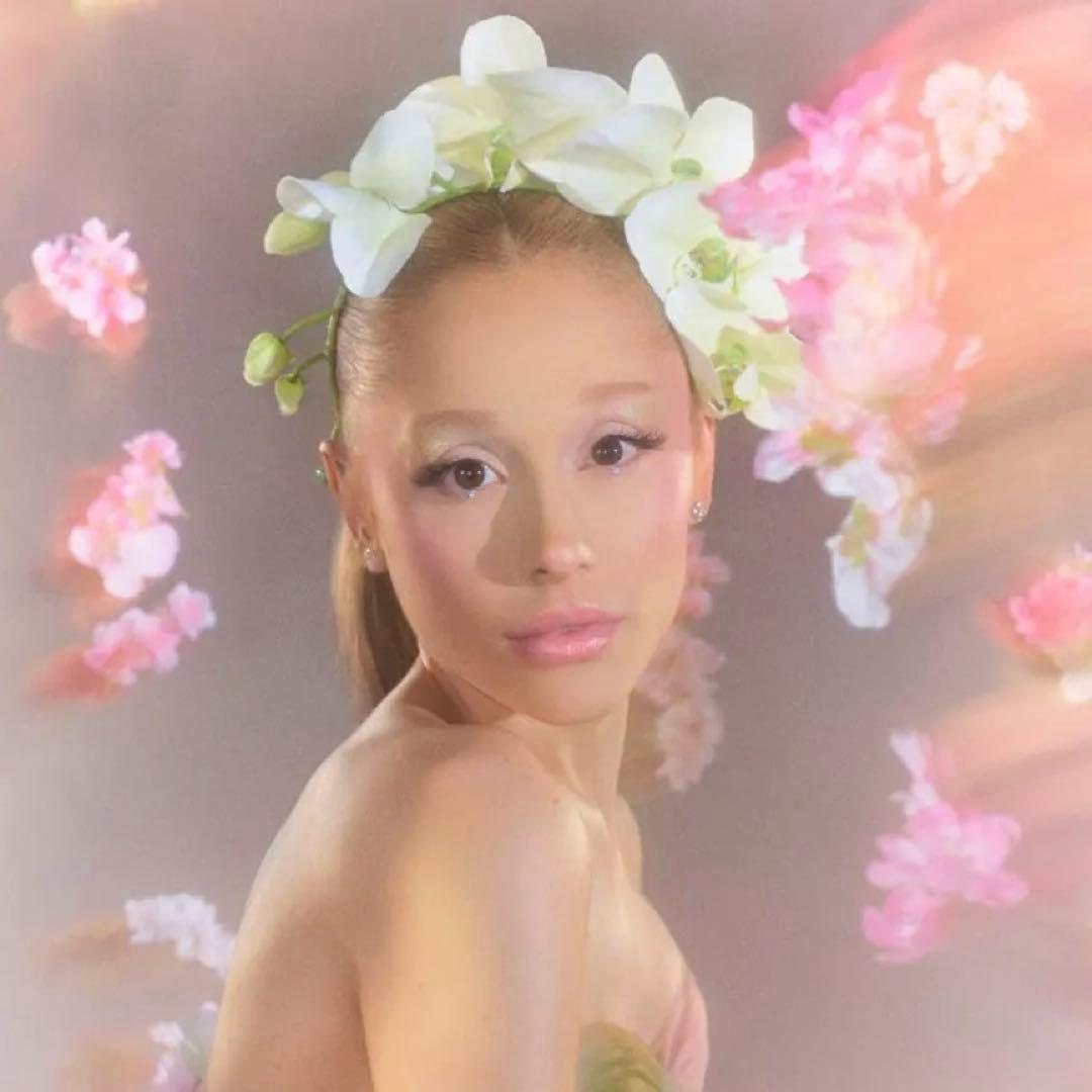 【新春セール】限定 rem beauty×WICKED ウィキッド チークブラシ