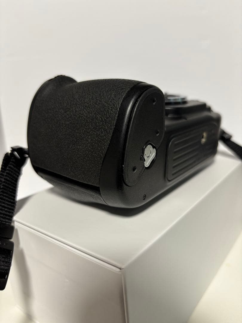 【piyo9298✨】Nikon F100 フィルム一眼レフカメラ　難あり