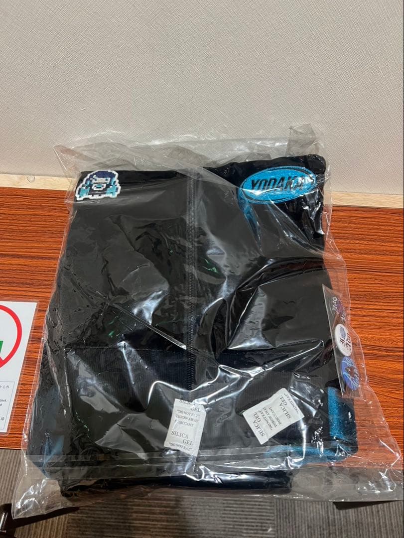 Ado よだか トラックジャケット 小（M） 缶バッジ付