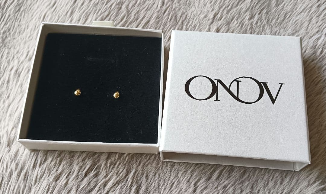 ゴールド ピアス 箱付き　甲府ジュエリー　金　18金　K18 しずく