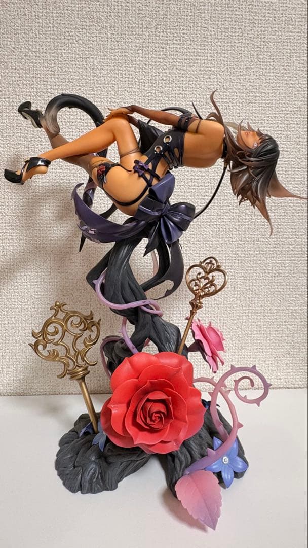 Myethos ミートス　ハートの女王　チェシャ猫　フィギュア　二体セット