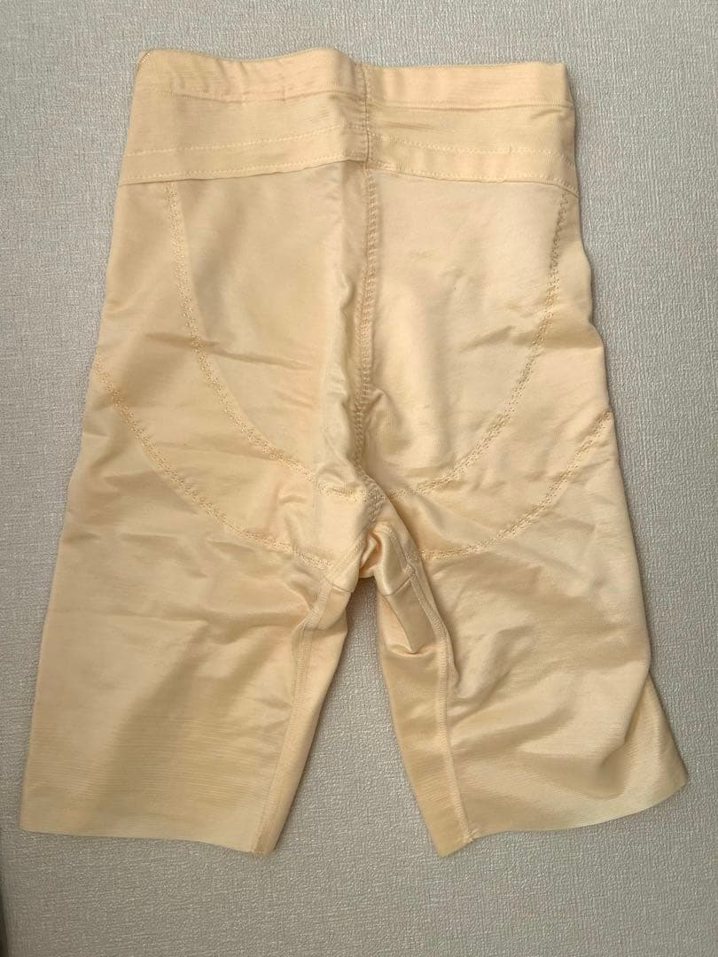 ブライダル FOUR SIS &Co.フォーシスアンドカンパニー　B70/64