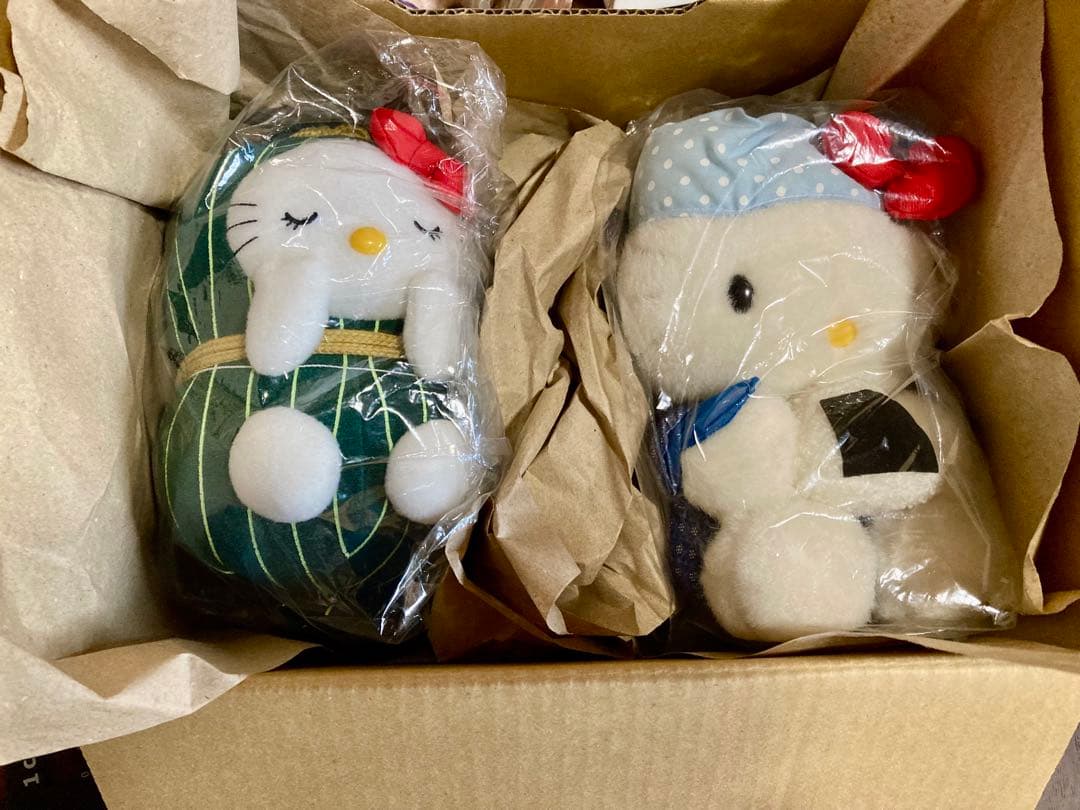ご当地キティ　ハローキティ ぬいぐるみ新潟おにぎり＆笹団子のセット　2001年他