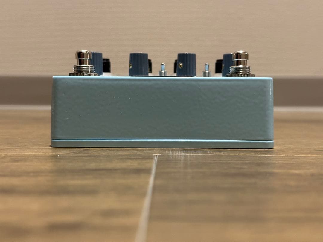 ギター Finding That Tone AMBAR/SONIC BLUE