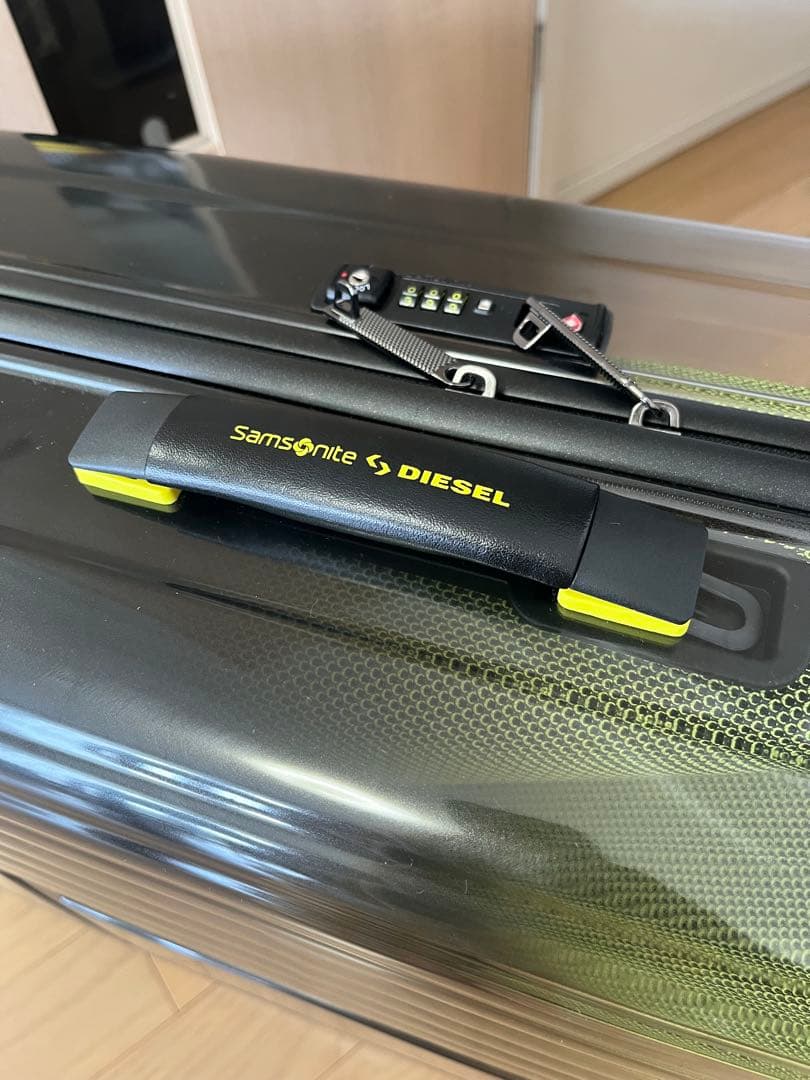 限定サムソナイトDIESEL /キャリーケース74 ノベルティ付