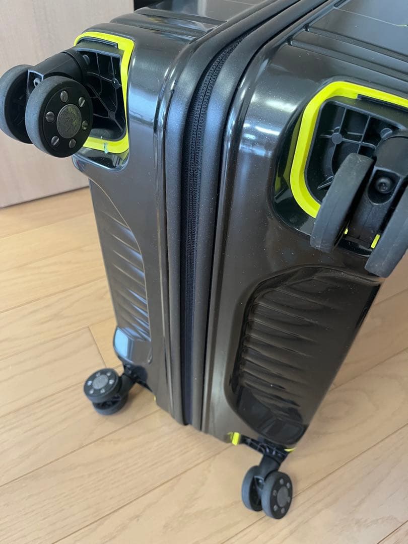 限定サムソナイトDIESEL /キャリーケース74 ノベルティ付