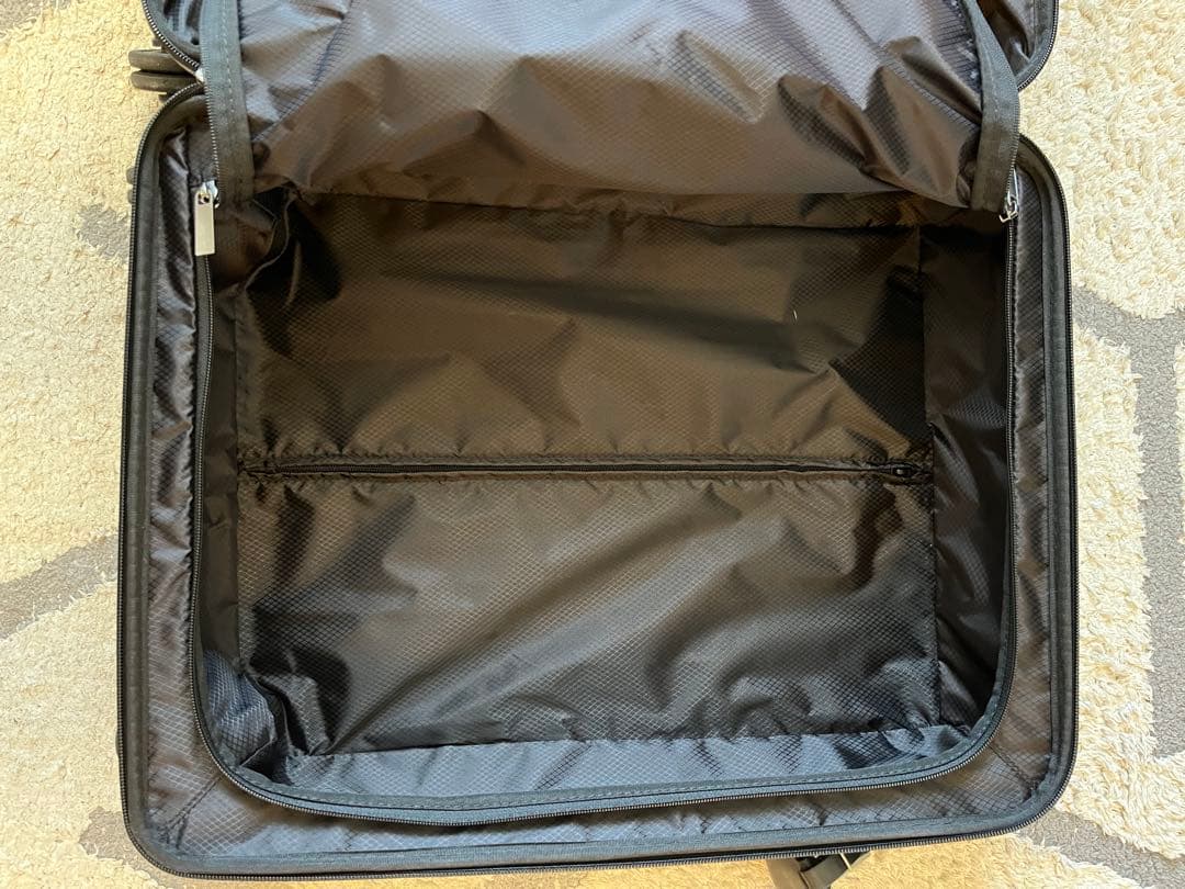 TUMI スーツケース 黒(機内持ち込み可)