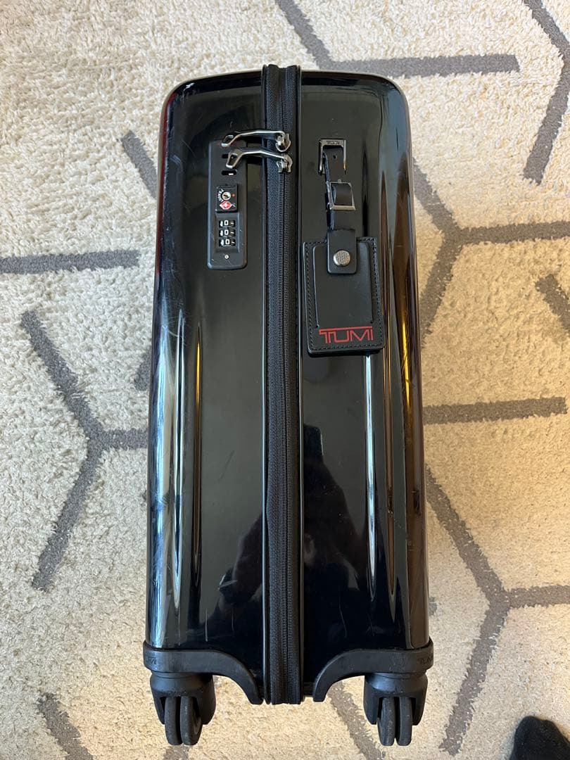 TUMI スーツケース 黒(機内持ち込み可)