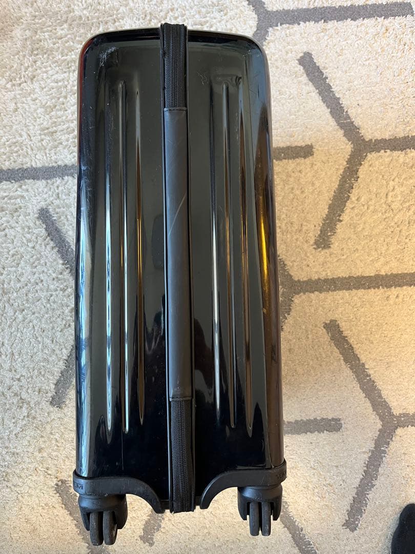 TUMI スーツケース 黒(機内持ち込み可)