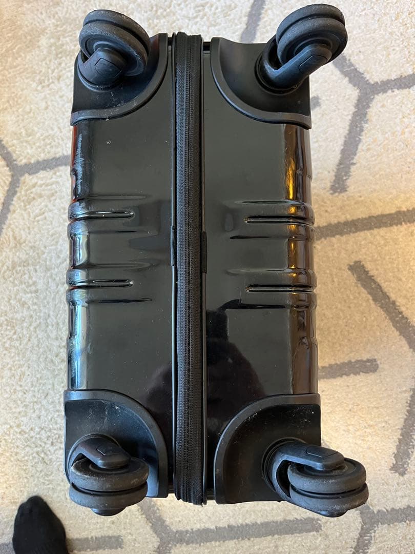 TUMI スーツケース 黒(機内持ち込み可)