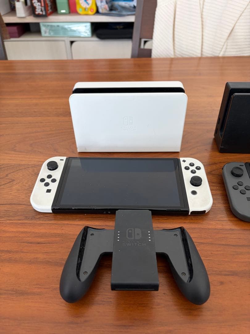 Nintendo Switch 本体 (ホワイト・グレー)