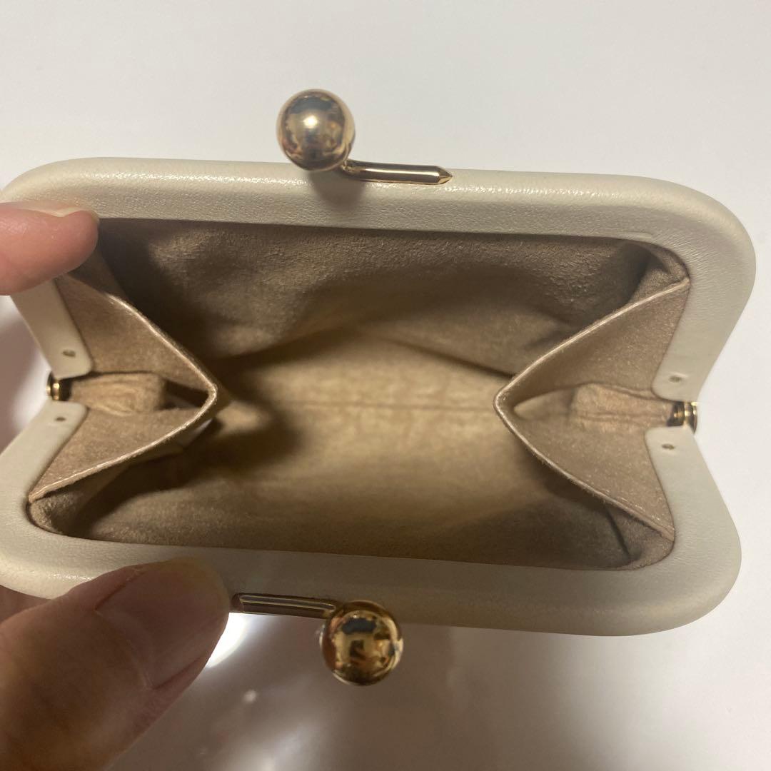 ✨美品⭐︎COACH 財布⭐︎ がま口　ケース　白　野菜蝶々刺繍