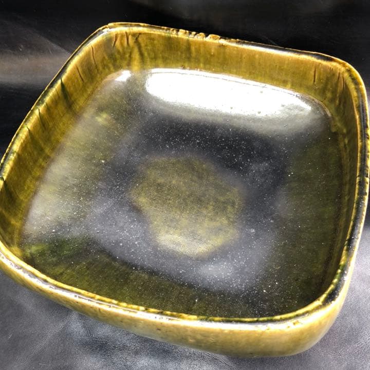 古美術品◼️蔵からかなりステキな深い緑色の可愛らしい四角い陶器が出て来ました、