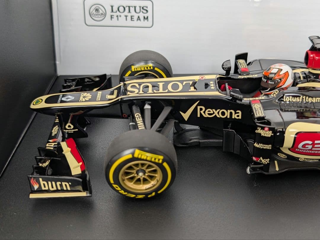 ミニチャンプス 1/18 ロータス ルノー E21 2013 K.ライコネン