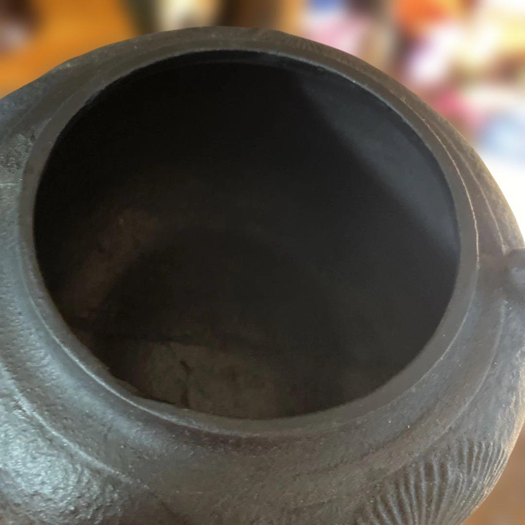 南部鉄刻印　鉄瓶　急須　茶器　梅花図　未使用品　大きめ　1.85L