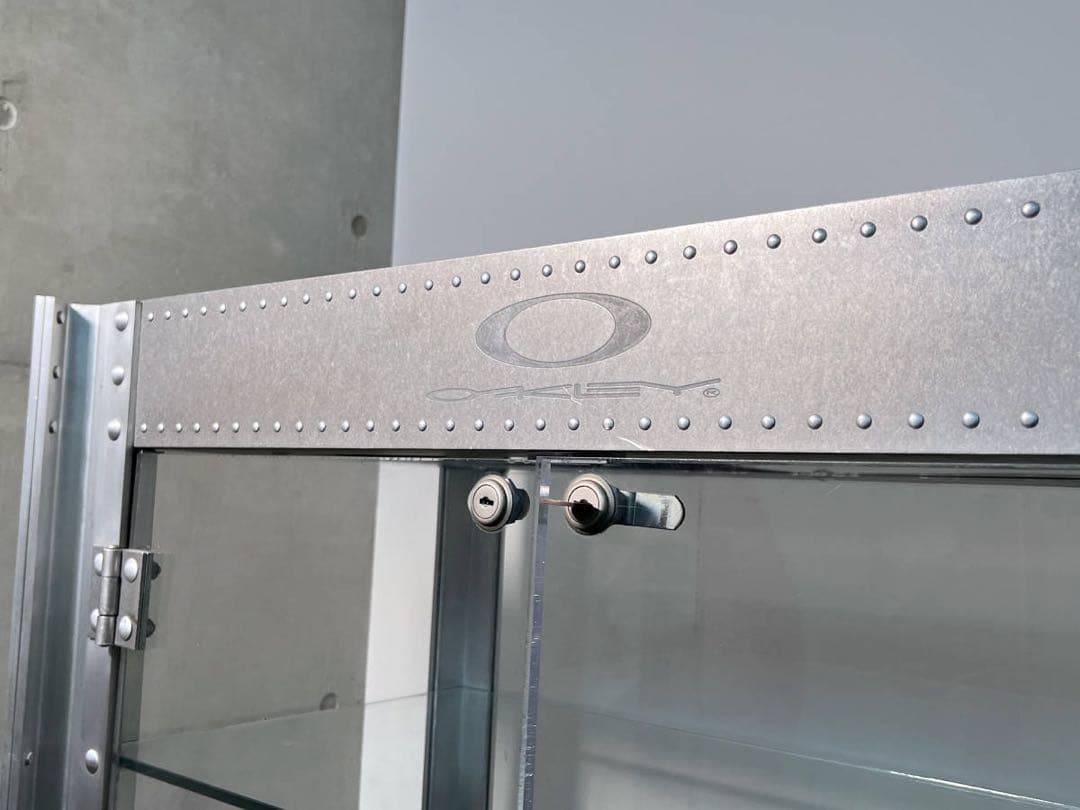 OAKLEY オークリー 什器　非売品　大型ディスプレイ サングラス、メガネ