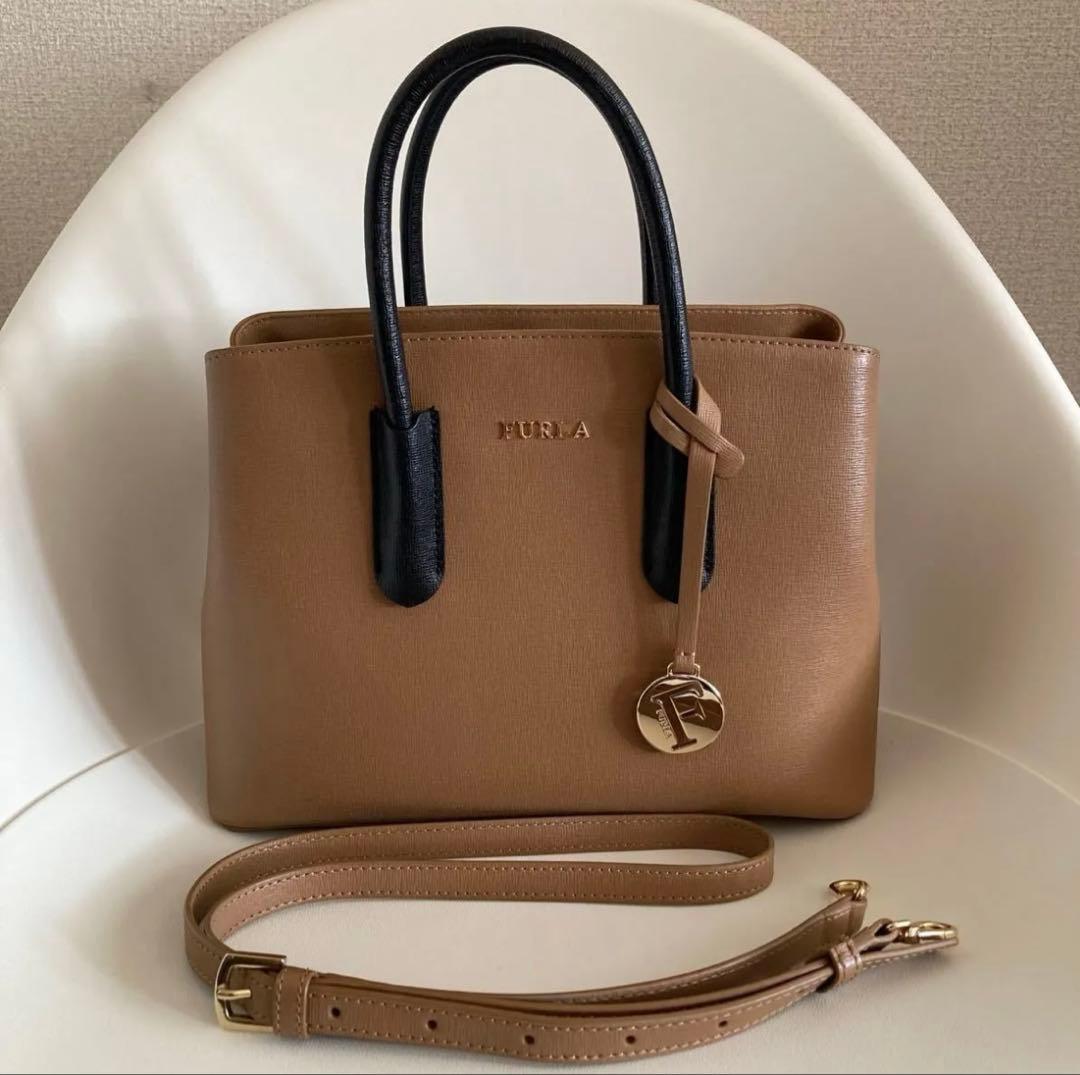 週末お値下げ【美品】FURLA ツートン 2WAY レザー ハンドバッグ