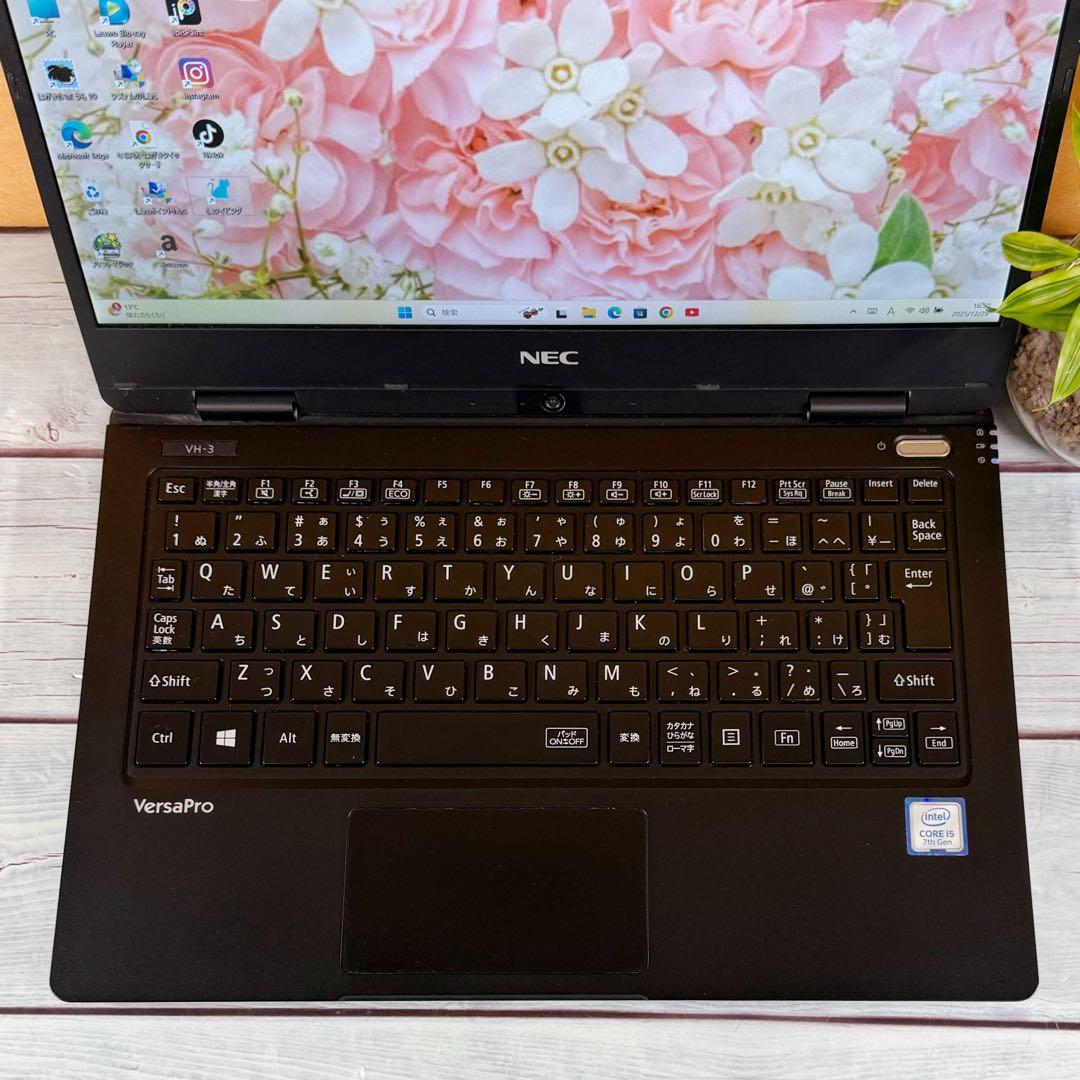 大特価❣️薄型ノートパソコン☘️フルHD☘️第7世代Corei5☘️メモリ8GB☘️SSD