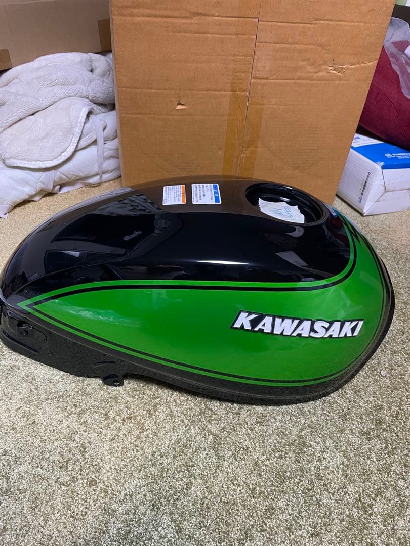 Z650rsタンクとテールカウルのセット