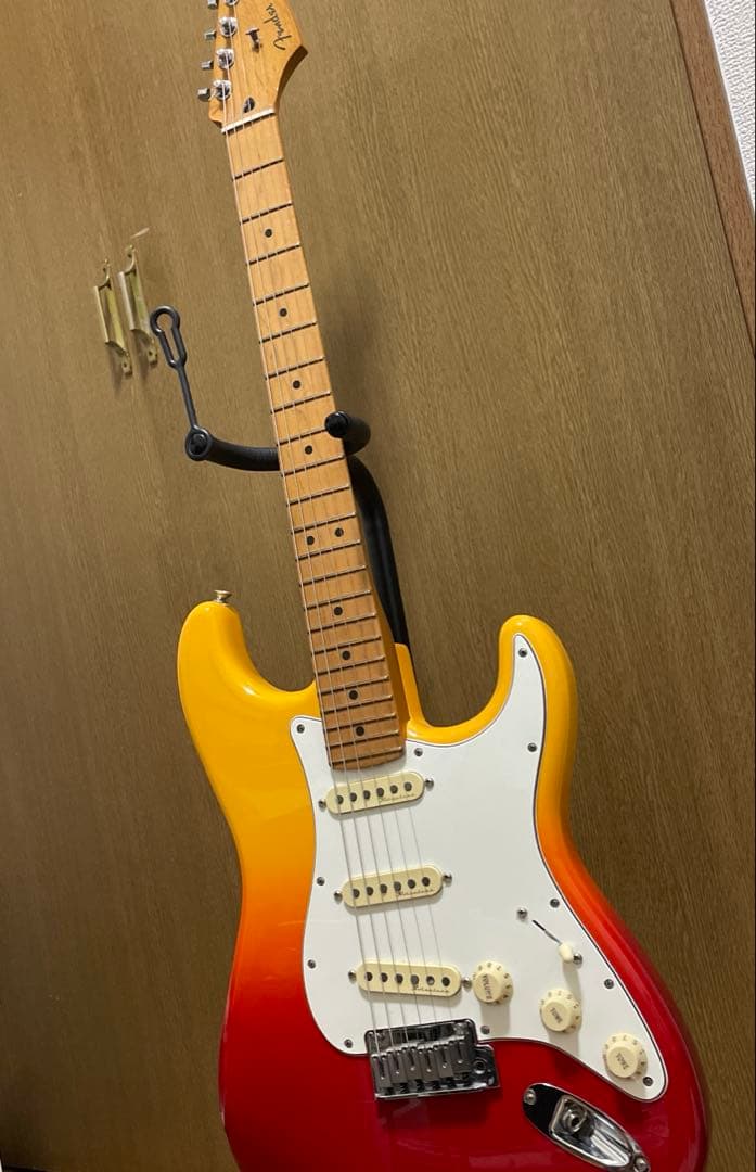 Fender ストラトキャスター tequila sunrise