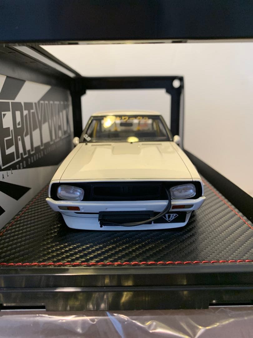 イグニッションモデル　1/18 LBWK ケンメリ ホワイト　0435