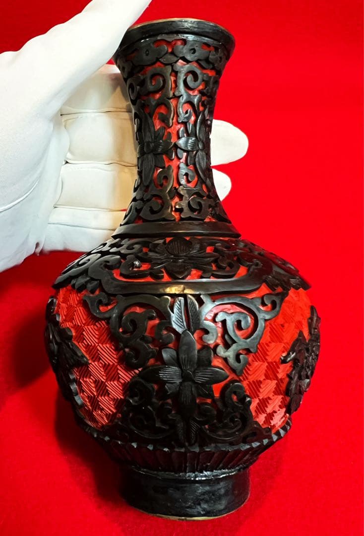 中国美術 堆朱 堆黒 花紋樣　漆彫 花瓶 花入 花器 台座付き コレクション