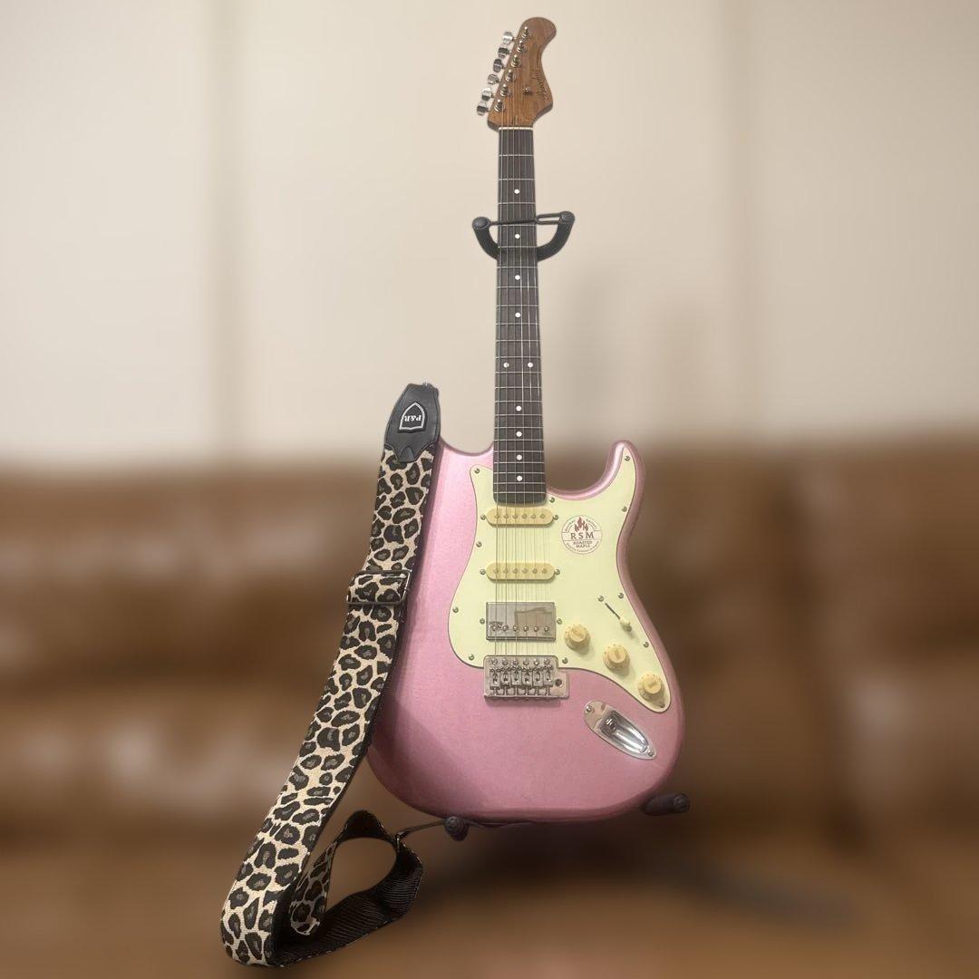 ほぼ未使用⭐︎バッカス BACCHUSエレキギターピンク初心者セット⭐︎