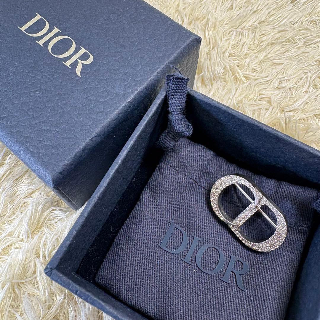 ディオール　アイコン　CD sv９２５　ブローチ